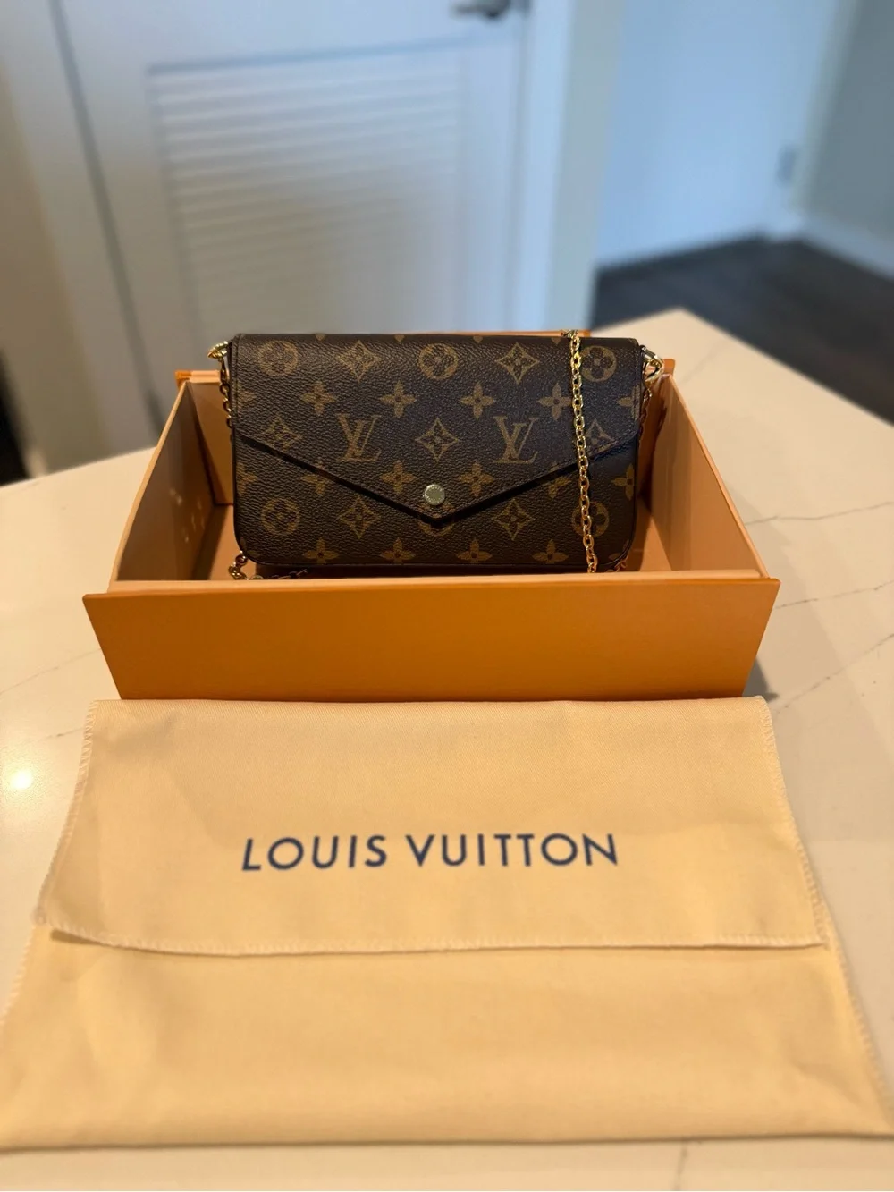 Louis Vuitton Pochette Félicie Monogram Brown - Great Condition